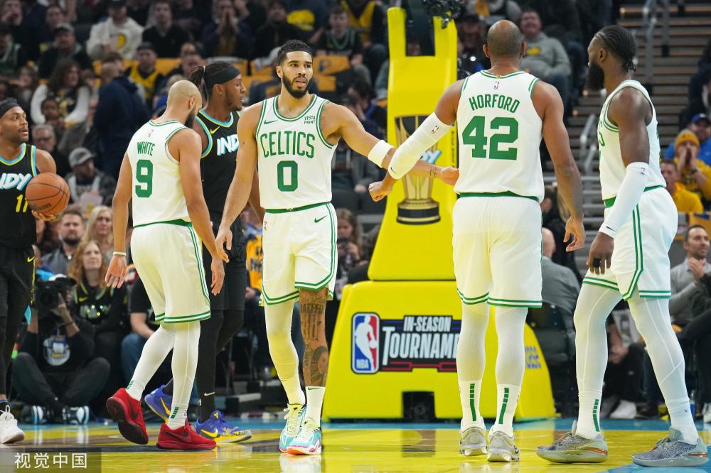 轻选手走上 轻选手走上