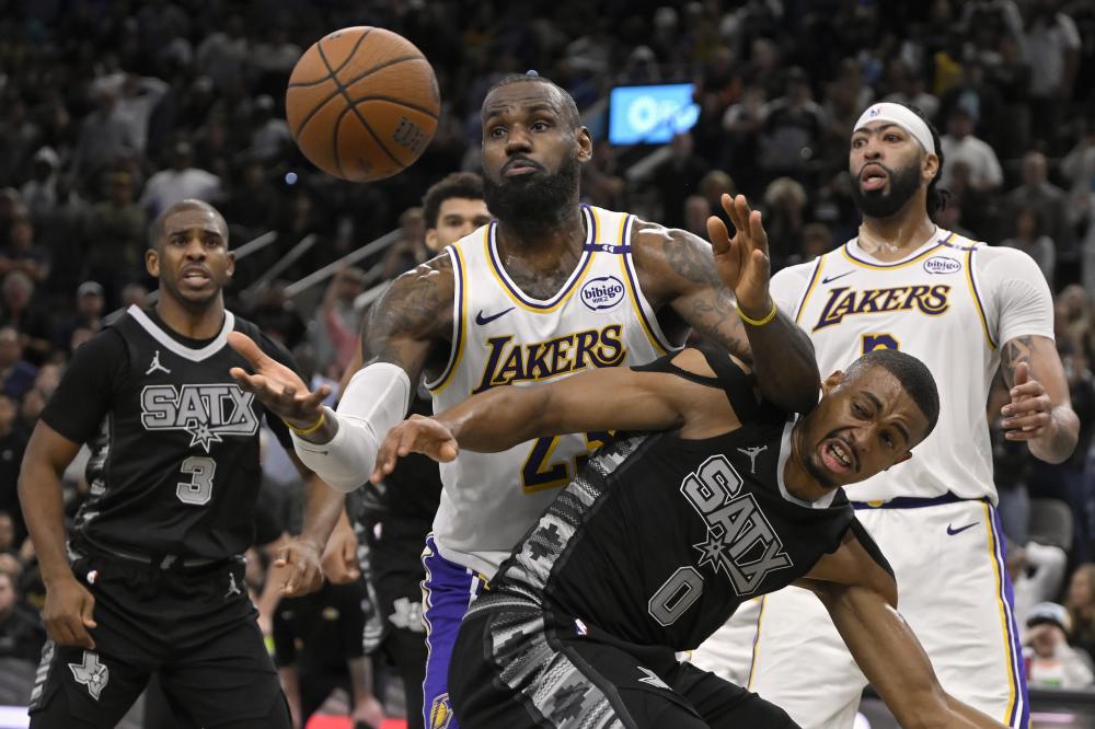 场上的亮眼 场上的亮眼